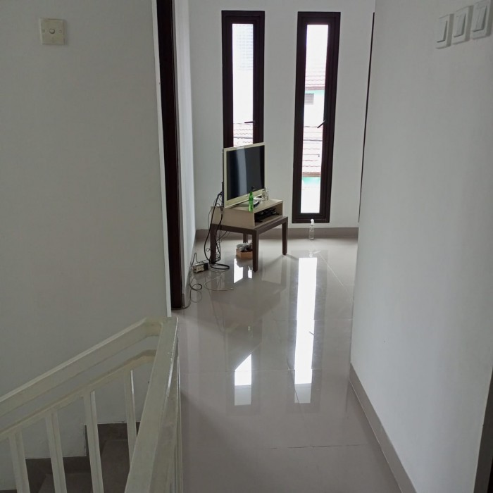 Rumah Disewakan di Taman Simpruk Lippo Cikarang